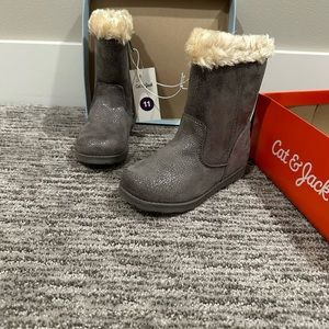 Girls NWT winter boots- size 11